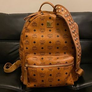 MCM medium star backpack